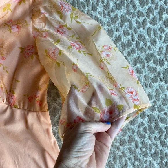 Vintage Handmade Peach-colored V-neck Maxi Dress with Bell Sleeves, size S - Picture 3 of 8